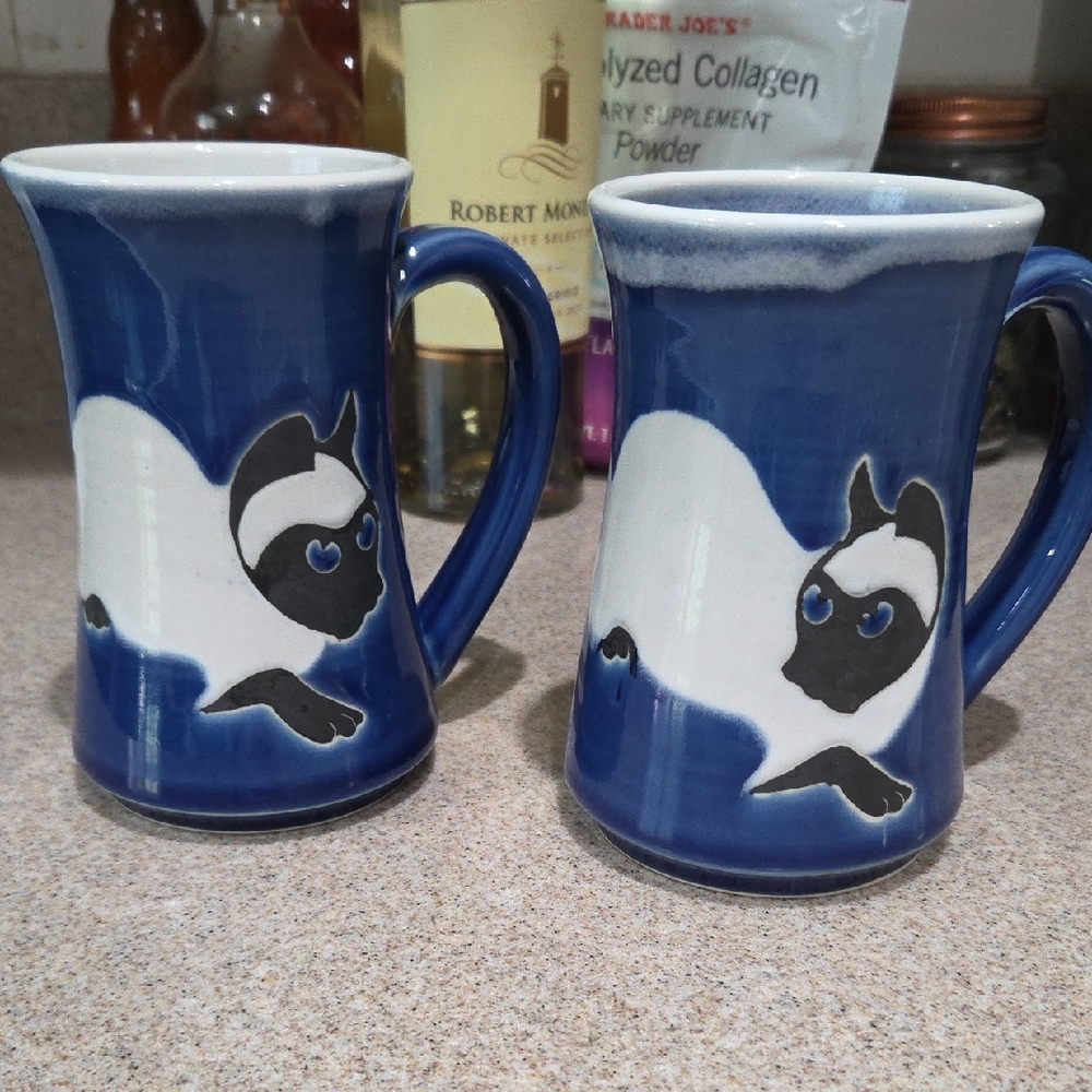 Blue and White Cat Design Ceramic Mugs